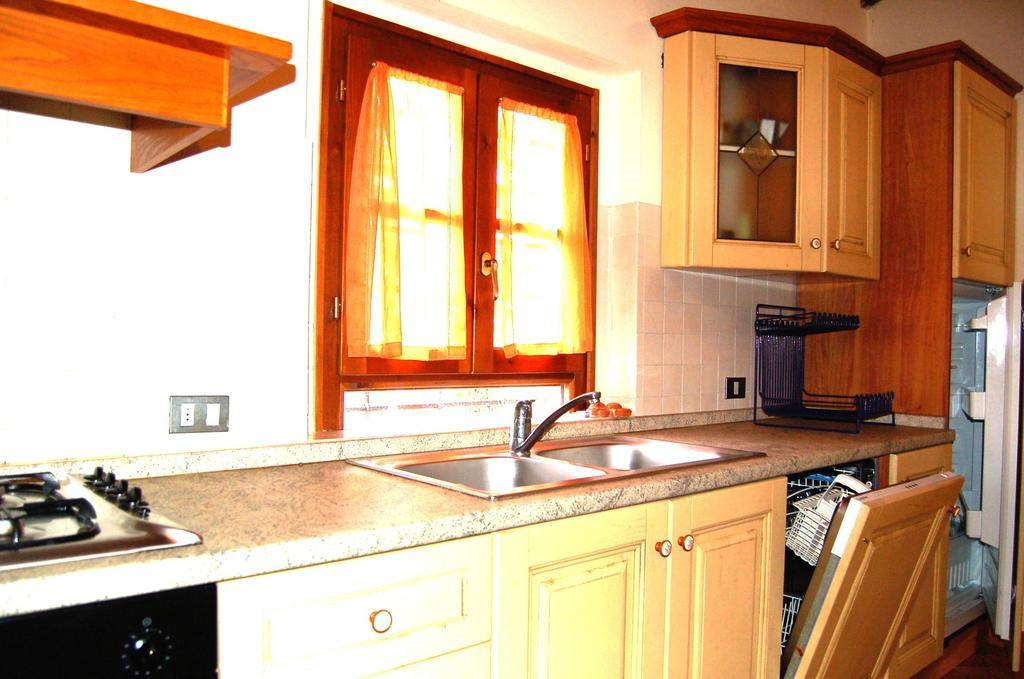 Hostal Borgo Nuovo San Martino Ambra Exterior foto