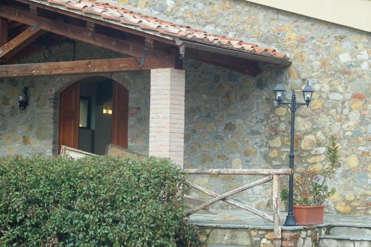 Hostal Borgo Nuovo San Martino Ambra Exterior foto